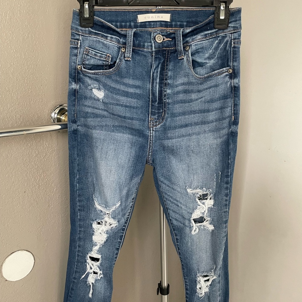 Eunina Distressed high waisted jeans